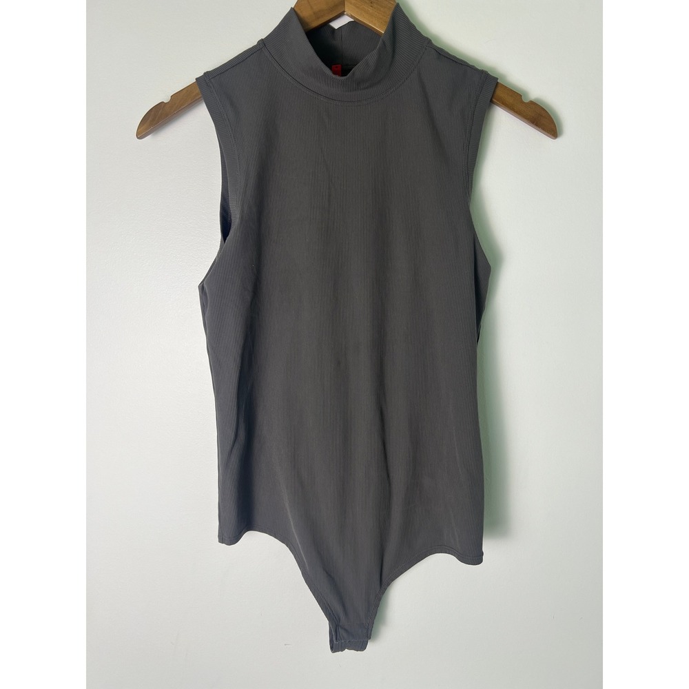 Spanx Bodysuit Wm M Grey Ribbed Mock Neck Sleeveless Stretch Minimalist Luxury